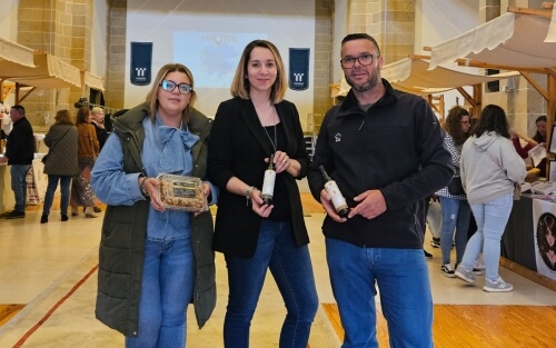 Ferotur en Oropesa de Toledo, junta a "La Viña" AOVE y productos gourmet con Torreznitos Jiménez
