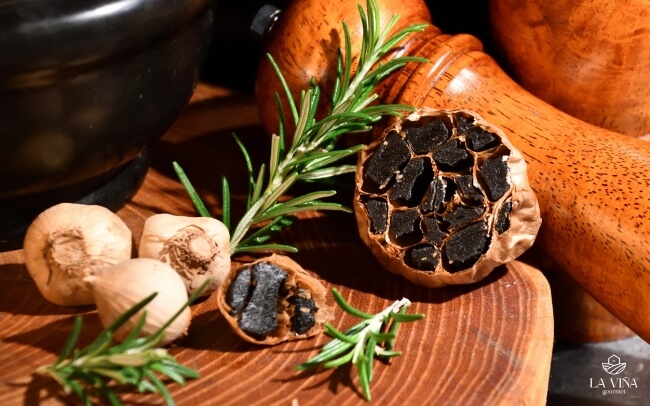 Diferentes maneras de utilizar el ajo negro
