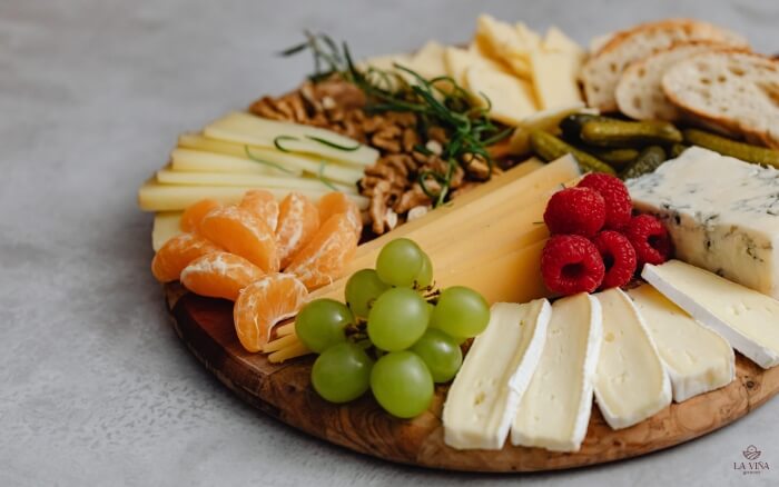 Qué debe llevar una buena tabla de quesos