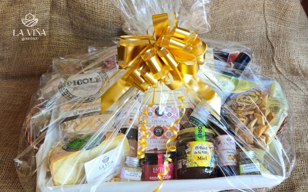 Cesta gourmet para regalar algo original y único