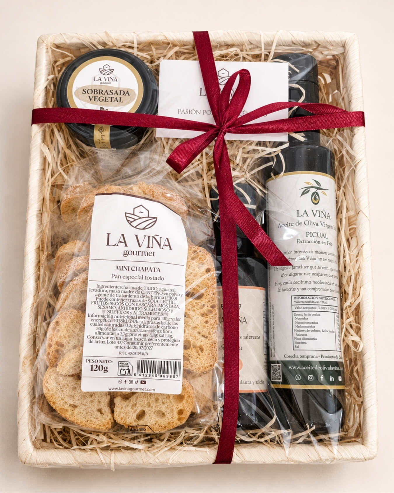 Cesta gourmet premium para regalo de empresa con selección de productos La Viña Gourmet