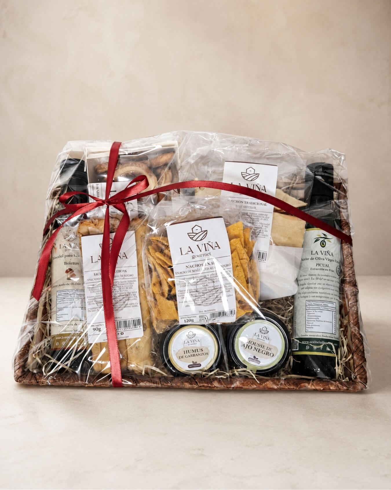 Cesta gourmet premium para regalo de empresa con selección de productos La Viña Gourmet